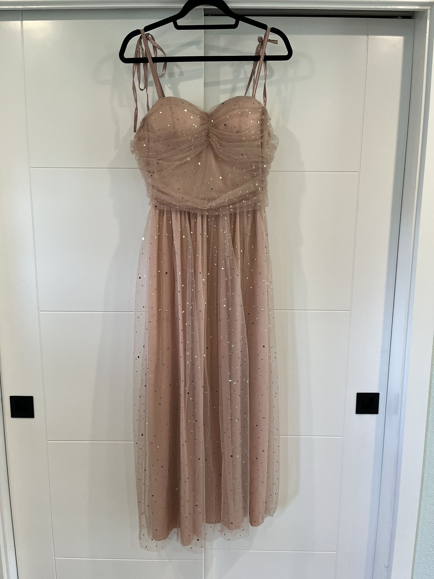 Women’s Large Blush Dress With Tulle And Gold Stars 