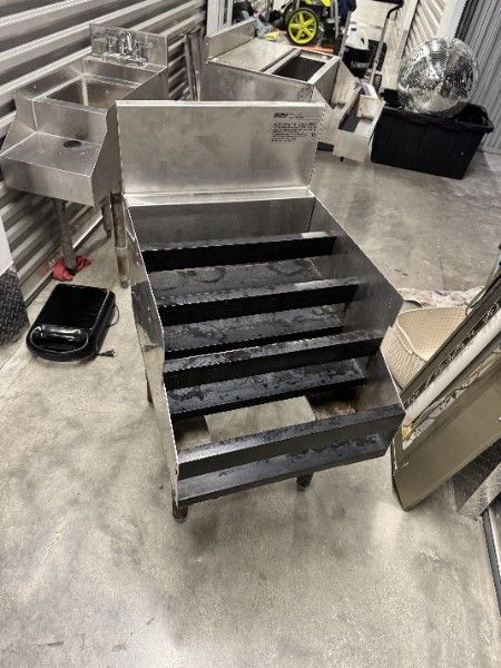 Eagle 24", Under Bar 4-Tier Liquor Rack