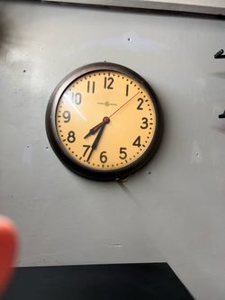 Clock General Electric