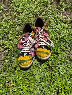 Floral Embroidered Low-Top Sneakers