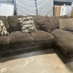 Sectional 🚚 Free Delivery 🚚