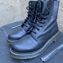 Doc Martens Boots Size 8 Men’s 