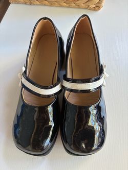 Black Women’s retro shoes size 8.5 / Black rain boots size 9 women / Black Youth boots size 7 Big Kids