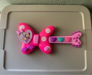 Disney Rockin' Minnie Mouse Bow-Tique Guitar