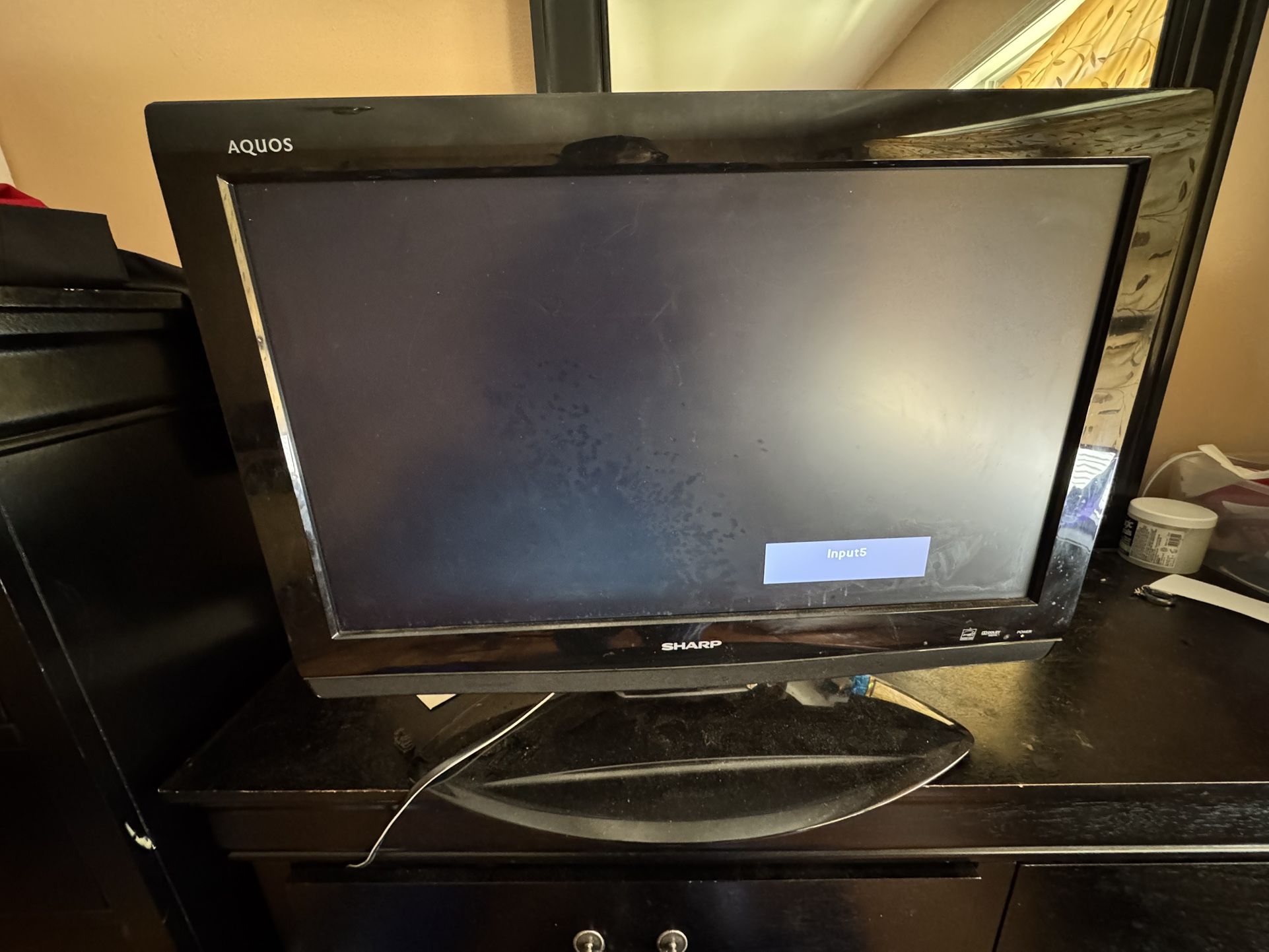 Sharp AQUOS Flat Screen TV – 32” – Great Picture