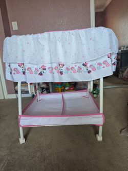 Baby's Bassinet it's brand new