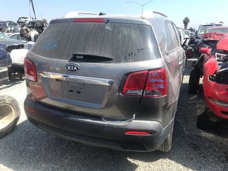 2013 Kia Sorento x parts v6