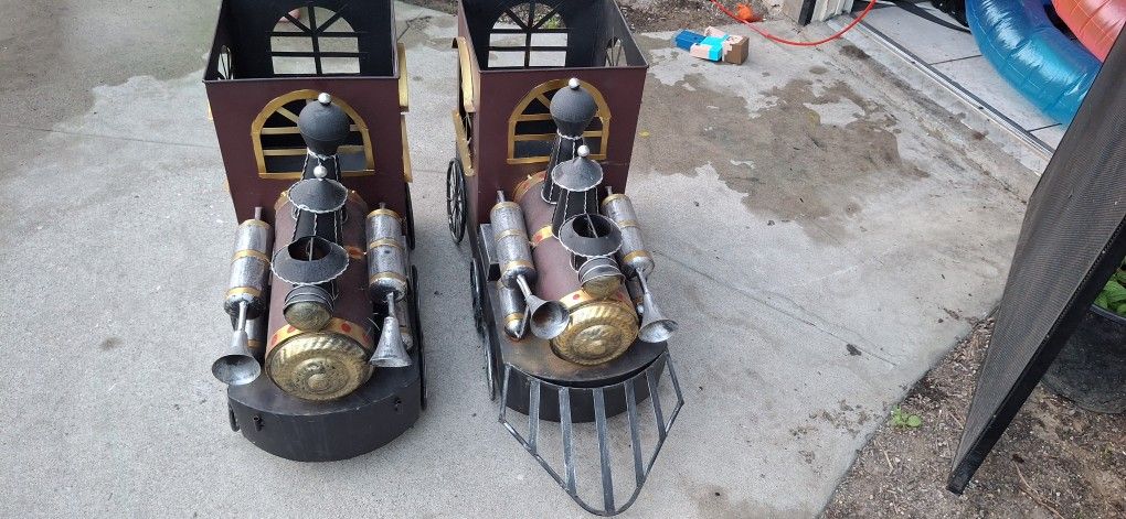 Metal Train Decor