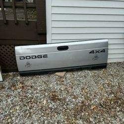 98 - 02 Dodge RAM 2500 Tailgate