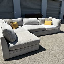 Beautiful Light Gray Arhaus Sectional Couch! 🚚 ***Free Delivery***  