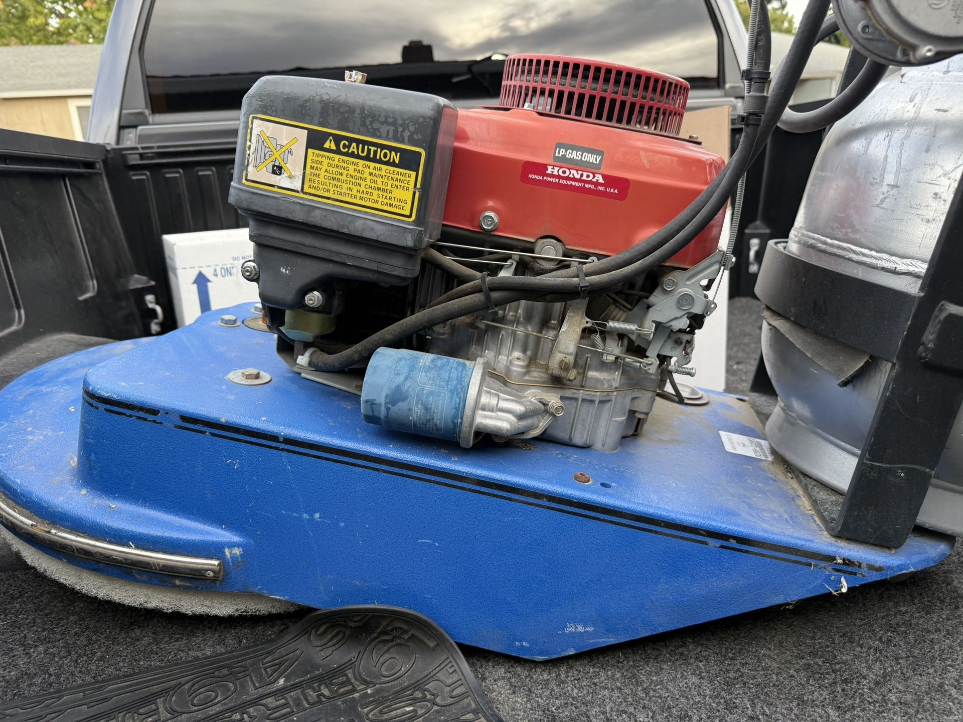 Propane Buffer Lightning 13 hp Honda 
