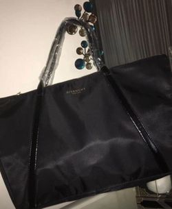 Authentic Givenchy bag brand new! Don’t low ball me