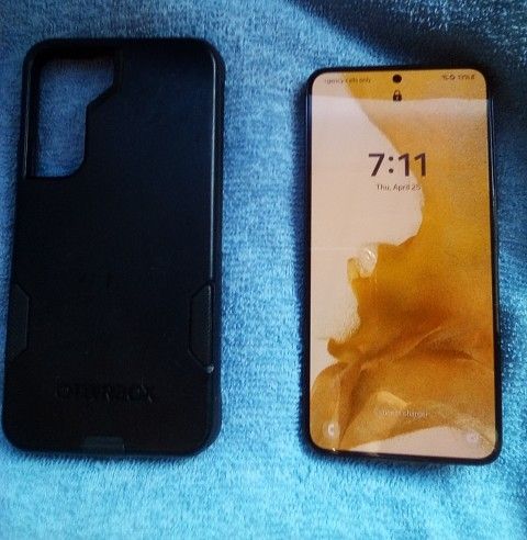 Galaxy S22 with Otterbox