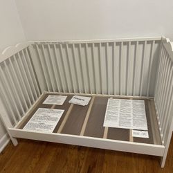 Convertible Crib W/Mattress