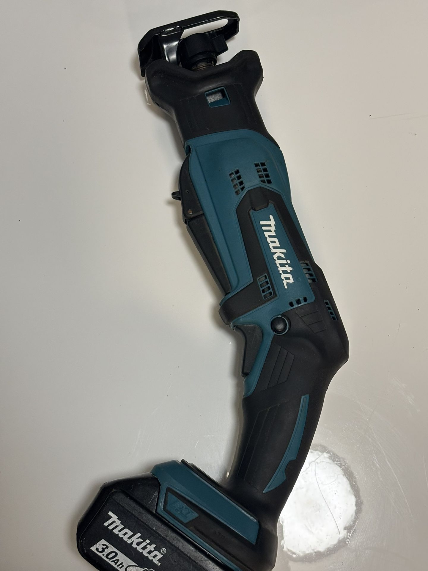 Reciprocating Saw W/Battery and Charger