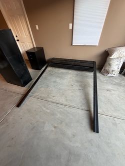 Bed cover for GMC or Chevy truck