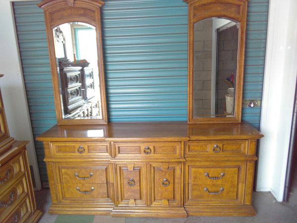 Vintage Thomasville Solid Oak Dresser With Mirrors For In Vintage Thomasville Solid Oak Dresser With Mirrors