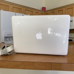 MacBook Apple 