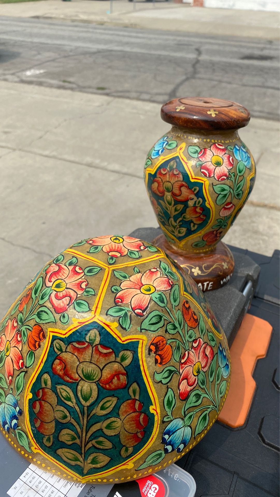 Wood hand painted decorating set