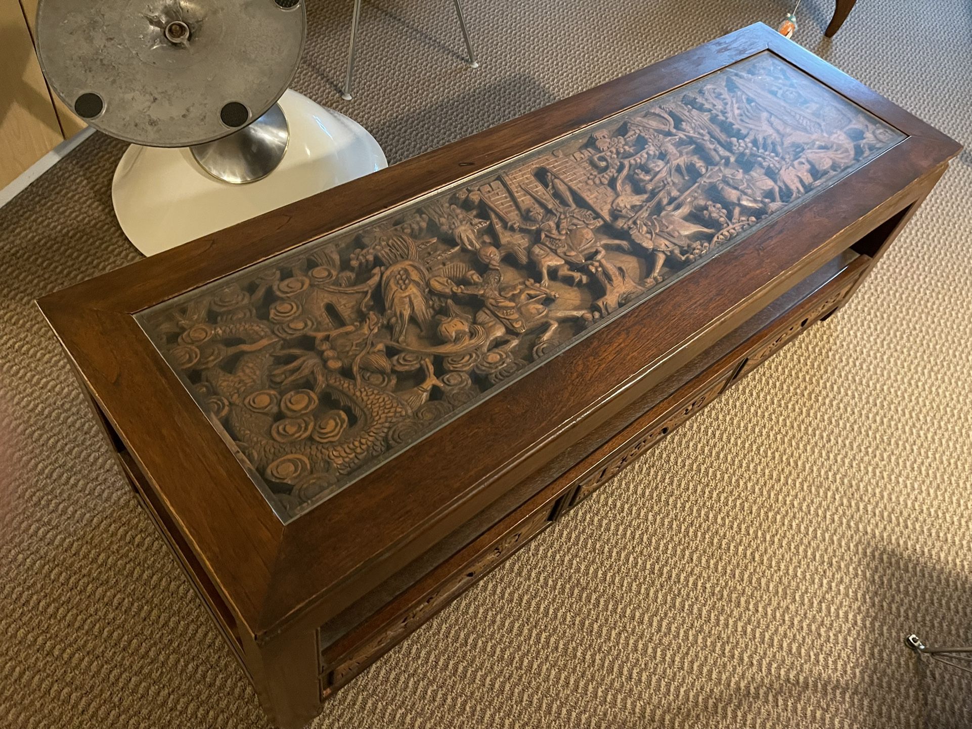 Coffee Table Hand Carved JAPAN VTG Samurai Battle Scene
