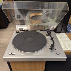Calibre 330 Turntable