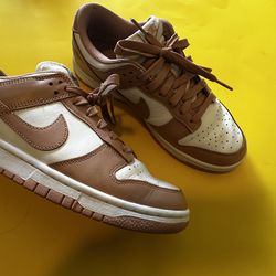 Nike woman dunk low