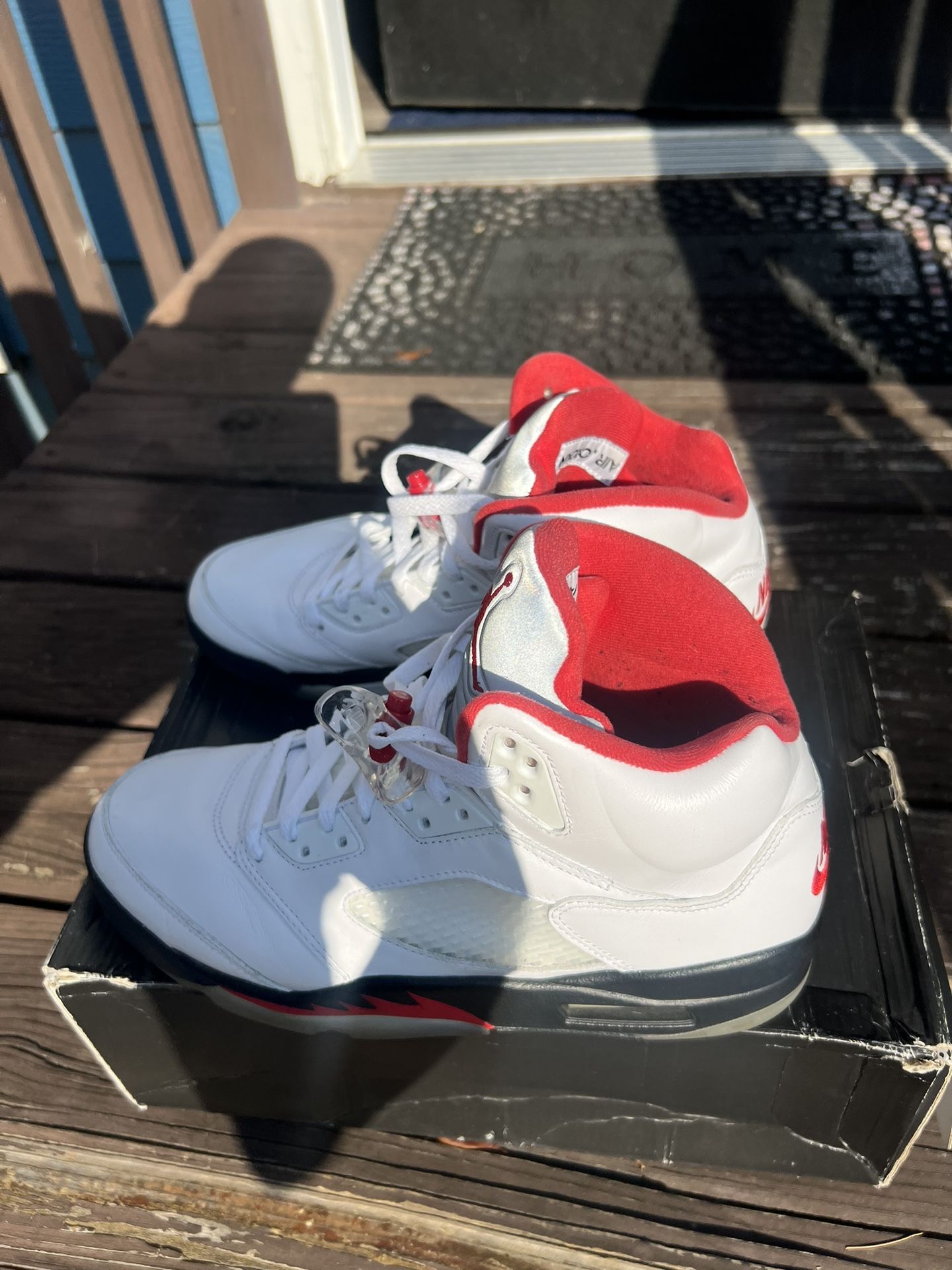 Jordan 5 Fire Red