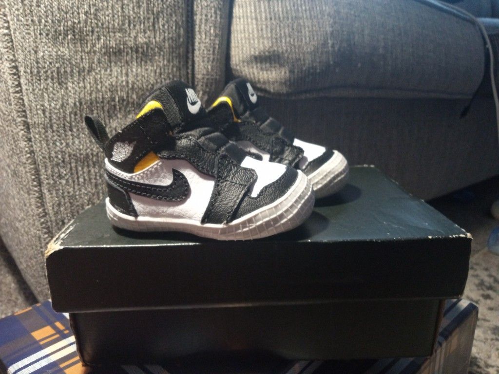 Jordan 1 Crib Bootie (Black/Black-White)