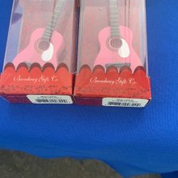 Pink Guitar Miniature 
