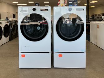 LG 5.0 cu. ft. Washer w/Steam & TurboWash360; 7.4 cu. ft. Vented Gas Dryer w/TurboSteam & Al Sensor
