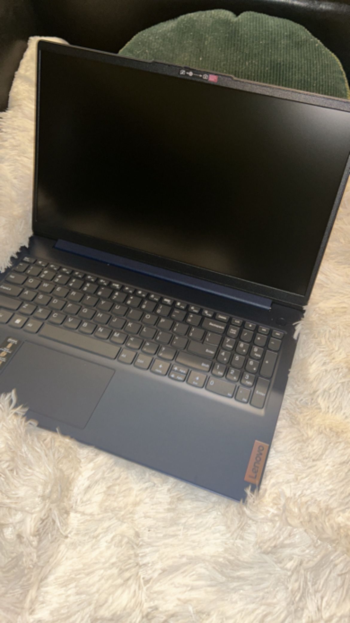 Lenovo IdeaPad SLIM 3 15.6" i3-N305 1.8GHz 8GB RAM 256GB SSD