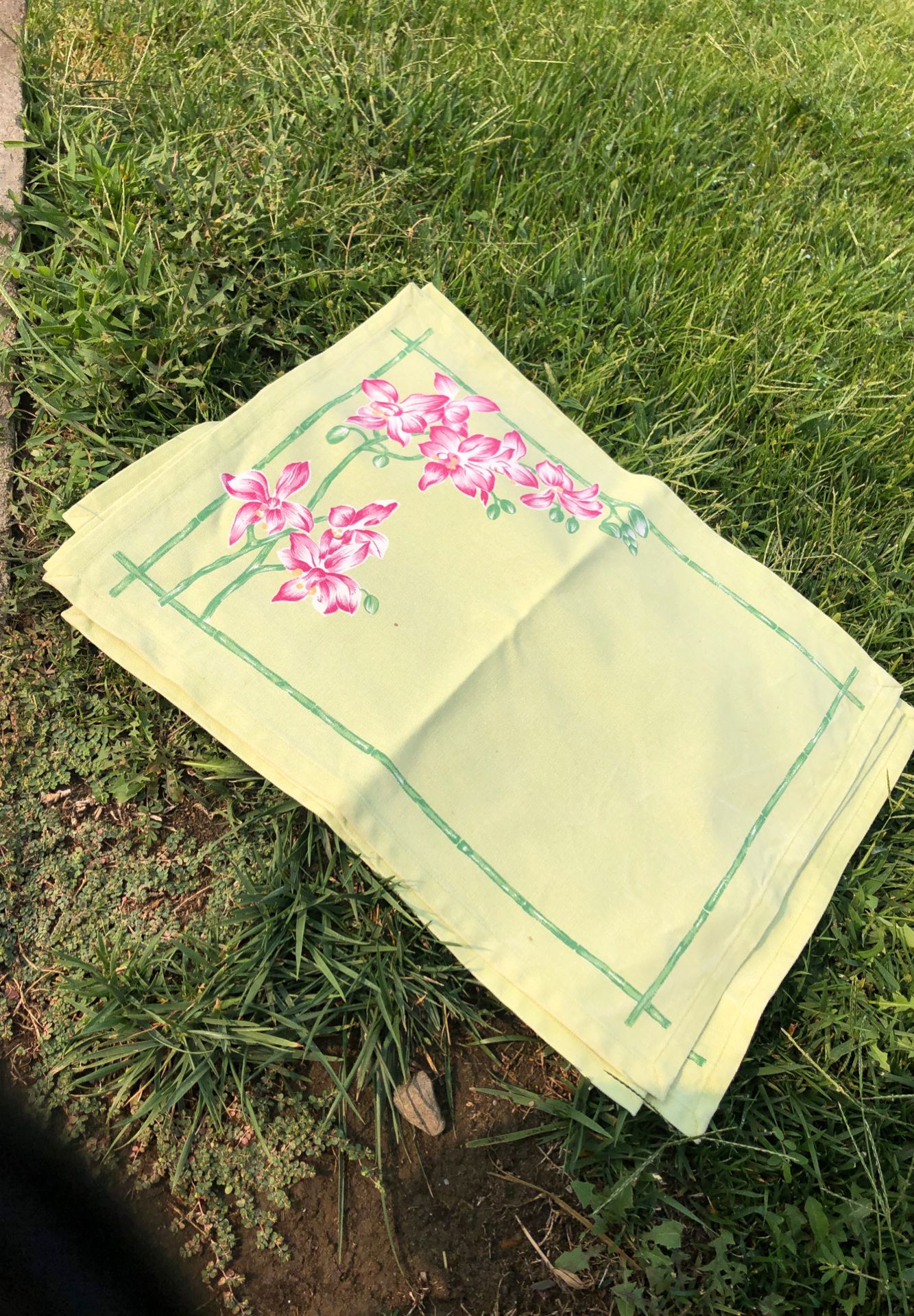 Floral placemats