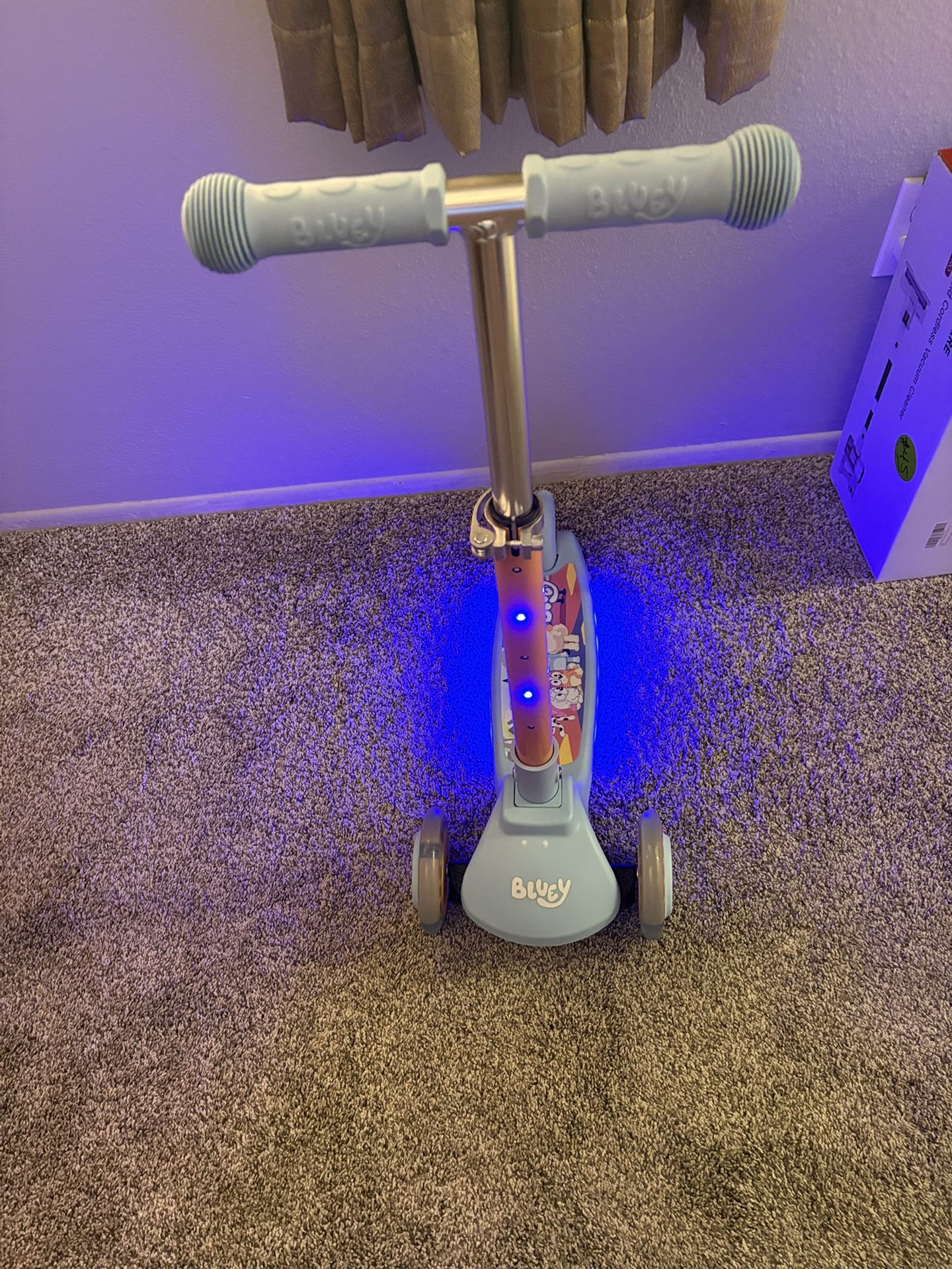 Bluey 3 we’ll kick scooter W lights/light up wheels