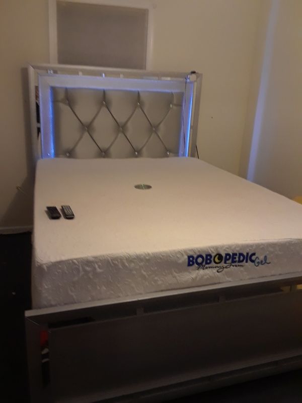 Silver Led Queen Size Diamond Bedroom Set For Sale In Beltsville Md Offerup