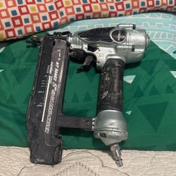 Hitachi 18-Gauge 5/8-Inch to 2-Inch Nail Gun