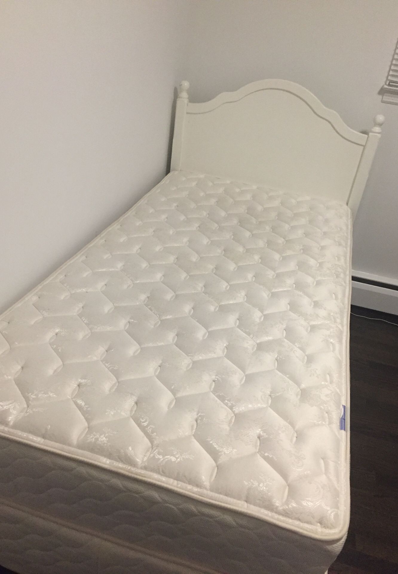Twin bed full set with headboard. Comes with mattress, box spring, bed frame, and headboard
