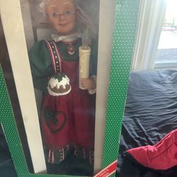 Vintage Animated Mrs. Claus