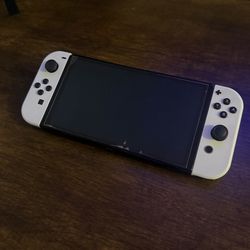 Nintendo switch OLED w/ 128gb micro ssd & accessories PLEASE READ DESCRIPTION