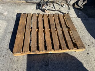 FREE - Wooden Pallet