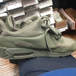 Shoe