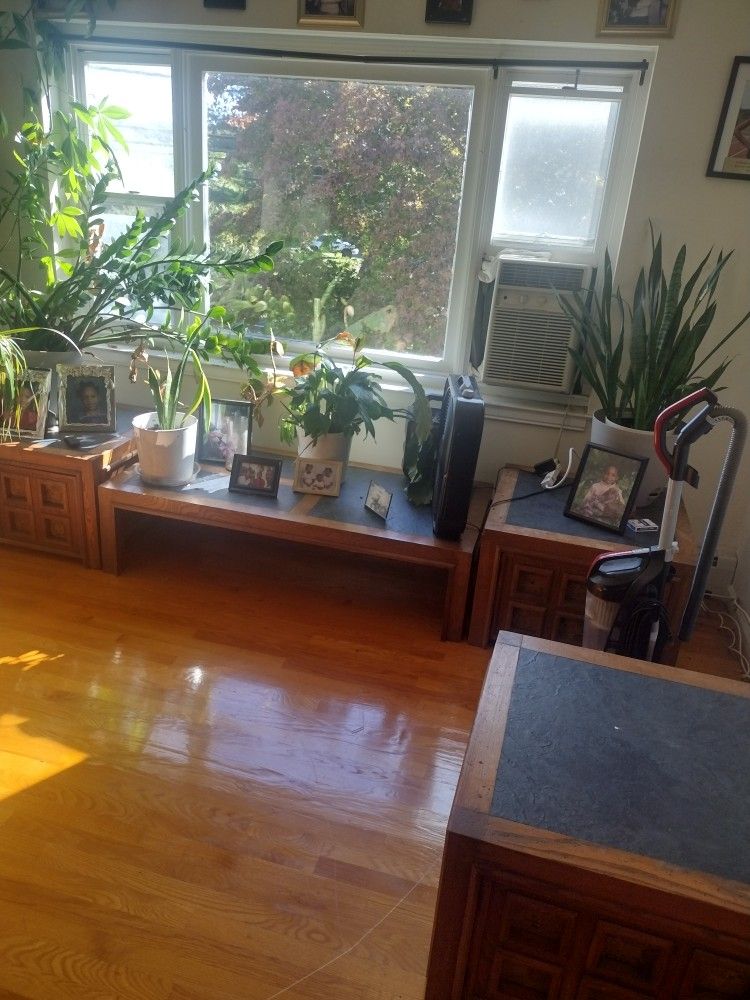 4 Piece Coffee Table Set With 3 end Tables $100
