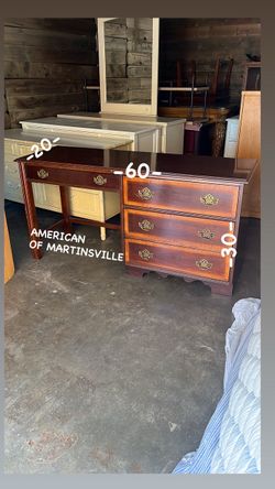 Martinsville Desk🔴🔴🔴