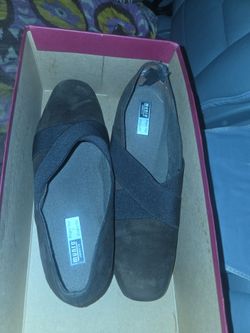 Womens  brown  nubuck monro size 10