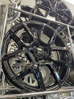 22" 5X139.7 RIMS FOR SALE ​Vehicle Fitment: Direct fit for Dodge Ram 1500 (older models), older Ford F-150, and select truck and SUV builds requiring 