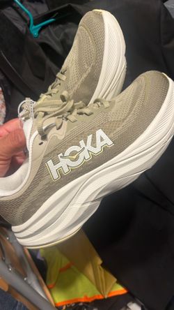 Tenis deportivos Hoka para hombre size 7.5