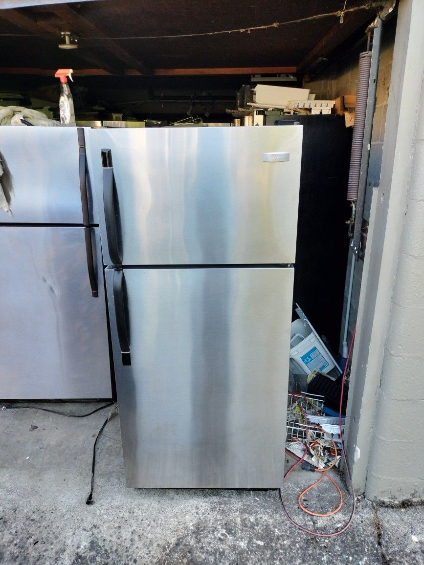 Frigidaire Refrigerator - Can Deliver