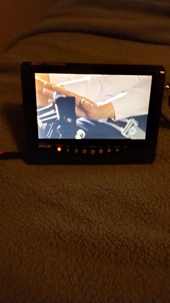 7-in Digital TV