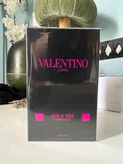 Valentino born in Roma extradose cologne