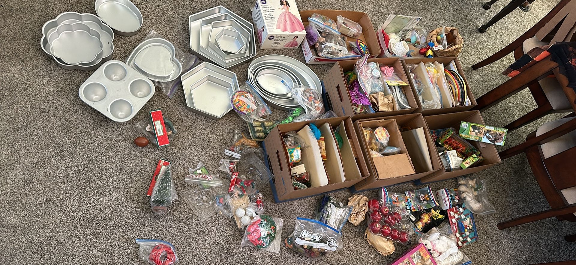 Premium Cake Pans and Supplies, Seasonal Decorations with travel boxes.