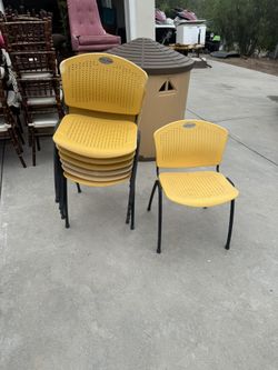 14 Yellow Chairs (plastic, Metal Legs)